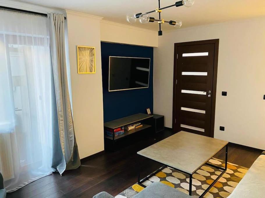 Aparthotel City Center Targu Ocna Exterior photo